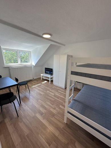 Zimmer 1 möbliert