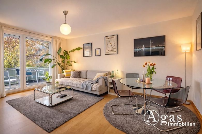 Berlin-Mitte! 3-Zimmer-Wohnung mit Balkon, derzeit vermietet – Wohnbereich