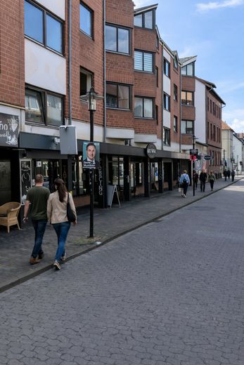 Im Herzen der Stadt: 315 m² + Nebenfläche /auch teilbar – Front