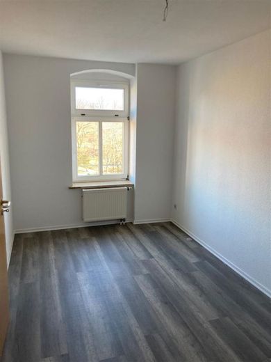 Am Park! Günstige 2,5-Zi. mit Aufzug, Laminat, Abstellraum und Dusche! – Schlafzimmer