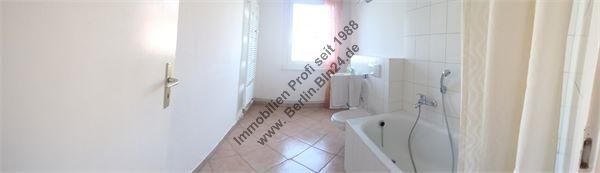 Wohnzimmer Balkon Südseite -2er WG geeignet – 002 -- 22.08.2016 036