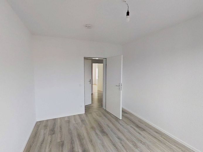 Modern konzipiertes 3-Zi.-Apartment mit BALKON und Wannenbad in Duisburg-Marxloh – Ansicht II: Schlafzimmer II