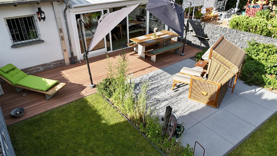 Renoviertes Haus mit Wintergarten, Garage, Werkstatt und Traumgarten - Energieeffizienz Klasse C – Gartenausstattung (opt)