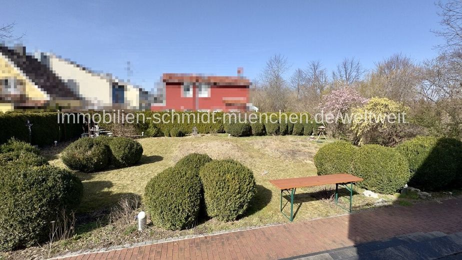 Baugrundstück für 1 EFH und 1 DHH
mit genehmigtem Vorbescheid in Haar – Grundstück