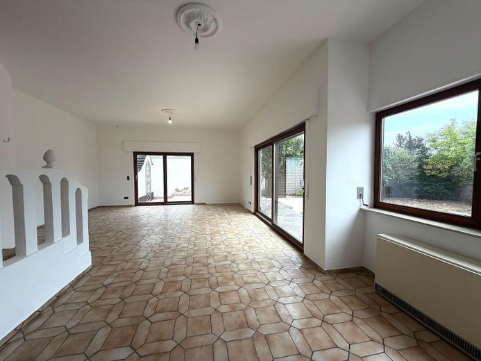 Großes Architektenhaus inkl. Garage u. Garten * in Altlußheim – Zimmer