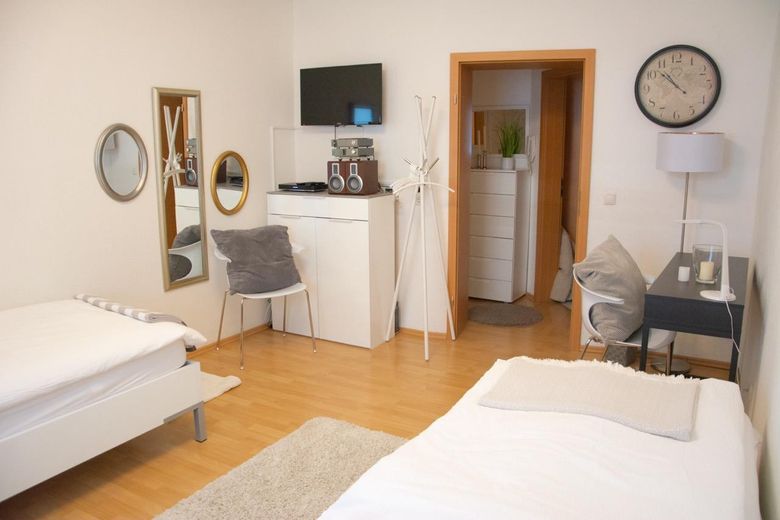 1-Zimmer-Wohnung mit Terrasse I Provisionsfrei I Top Lage – Wohnbereich 