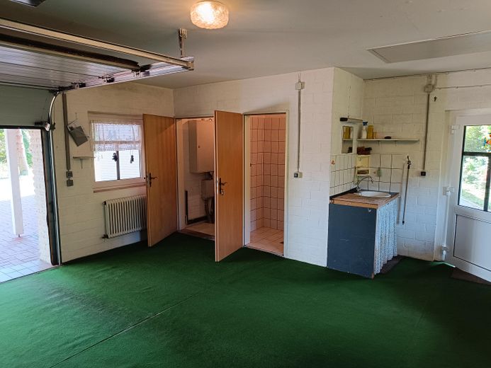 Traumhaus mit Sauna & großzügigem Gartengrundstück in Aurich-Wiesens – Provisionsfrei – PKW-Garage mit Werkbank u. WC