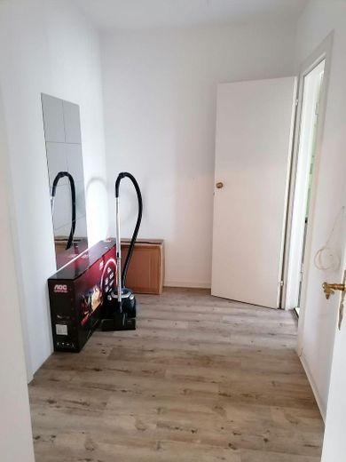 Sonnige & gepflegte 3-Zimmer-Wohnung in Toplage Stuttgart-Degerloch – Flur