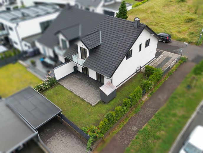 Nowoczesny dom bliźniaczy z panoramicznym widokiem w Kommern | Klasa energetyczna A | Bez prowizji – Foto 21