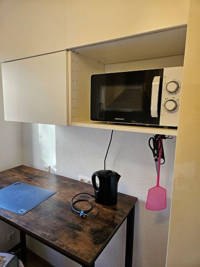 Schöne, ruhige und helle 3-Zimmerwohnung gegenüber Skyline Plaza – Mikrowelle