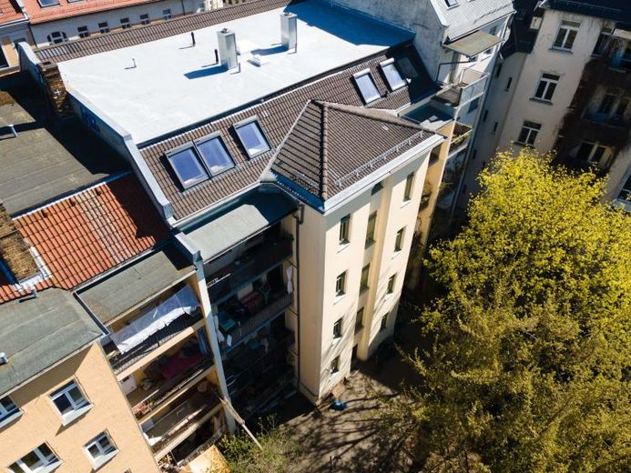 Leipzig-Schleußig - 4-Zimmer-Wohnung mit Balkon in denkmalgeschütztem Altbau – Foto 1