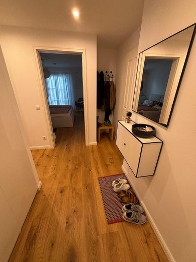 Exklusive 4-Zimmer-Wohnung in München-Obermenzing – Wohnungseingang