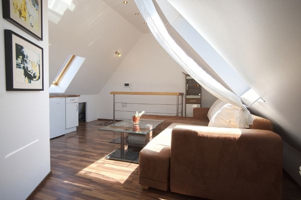 Dachgeschosswohnung in einem Mehrfamilienhaus, Internet möglich. Ruhig und zentral in Castrop-Rauxel gelegen.