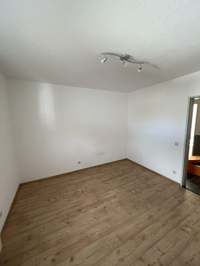 Helle 3-Zimmer-Wohnung in Nähe zum Bahnhof Mering – Kind/Büro 2