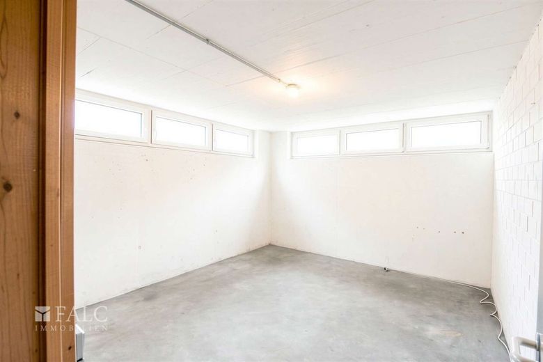 Exklusives Penthouse im Zentrum – Keller - (KI generiert)