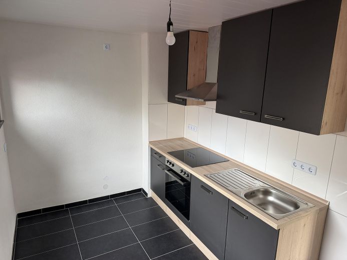 Sanierte 3,5 Zimmer Wohnung mit Garten & Einbauküche in Haiger-Seelbach – Foto 3