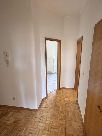 Luminoso appartamento di 2 locali con balcone e cucina attrezzata in posizione tranquilla – ideale per single – Flur