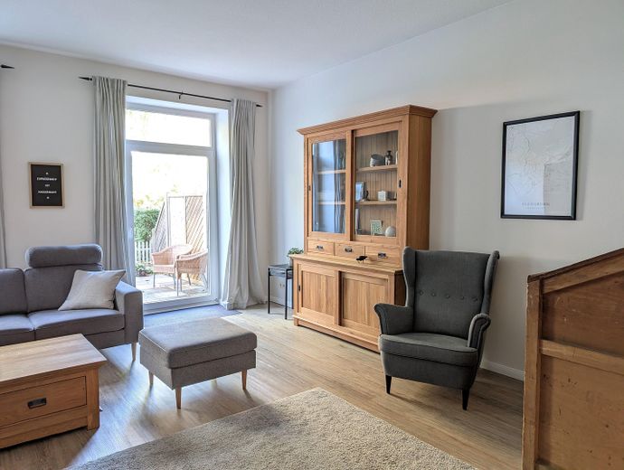 Platz zum Leben! Provisionsfreies Reihenhaus in der Gartenstadt Flensburg – Wohnzimmer 