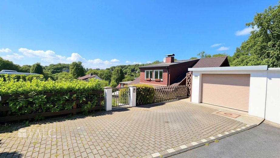 Familientraum in Wuppertal - freistehendes Haus mit Garten – Außenansicht