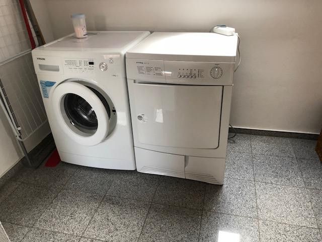Waschmaschine und Trockner OG