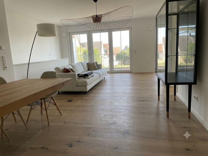 First occupancy – garden maisonette with high-quality fittings – Teilmöblierter Wohnbereich