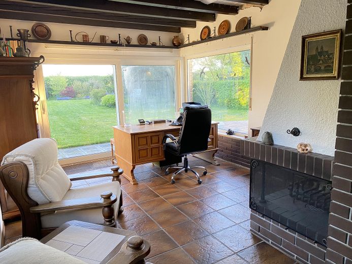 Arbeitszimmer mit Kamin