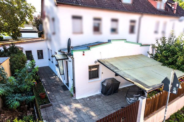 Two residential units, one special home – approx. 160 m² with a large terrace