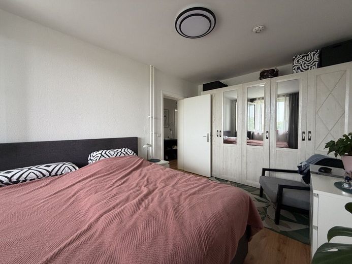 *Schicke und sanierte ETW zur Selbstnutzung in der schönen Landeshauptstadt Kiel !!!* – Schlafzimmer rechts