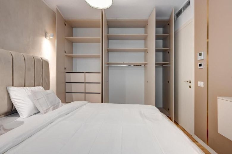 **Tolle zwei-Zimmer-Wohnung mit Balkon, voll möbliert** – 655030559