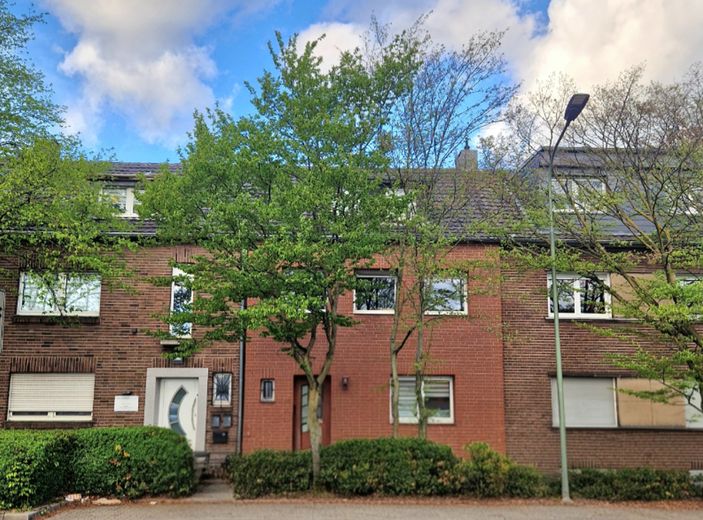 Libero e modernizzato con standard elevato – casa familiare nel popolare quartiere Augustinus di Neuss – Frontansicht