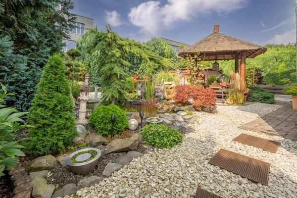 Raumriese mit japanischem Garten - Einfamilienhaus mit viel Charme in Friedrichsdorf