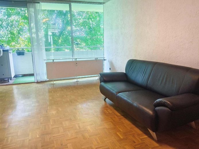 Provisionsfrei! Top Preis-Leistungs-Verhältnis (82 m²): 3 Zimmer, Balkon & TG-Platz in Horrem – Wohnzimmer2