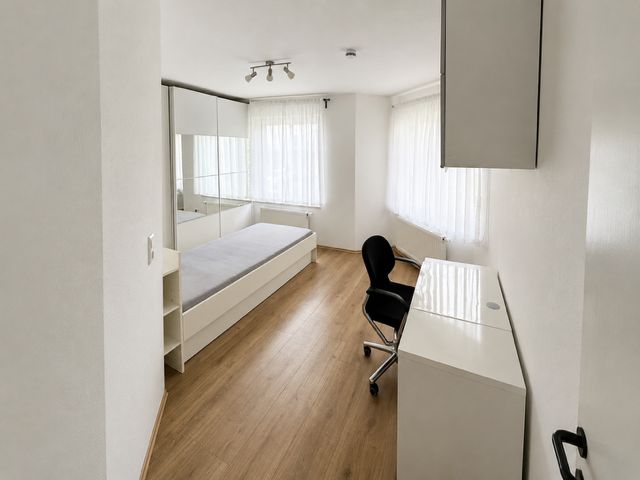 Großzügige 5-Zimmer-Wohnung mit zwei Balkonen in Böblingen – Foto 5