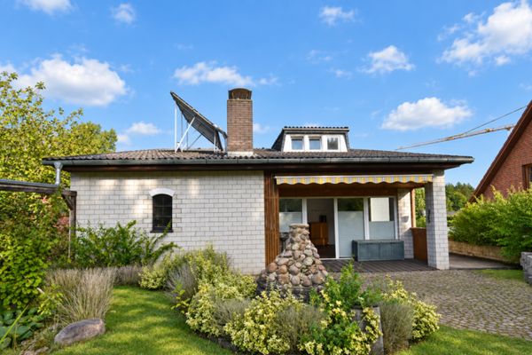 Architect-designed house in Kirchlinteln! Spacious detached house with a separate granny flat