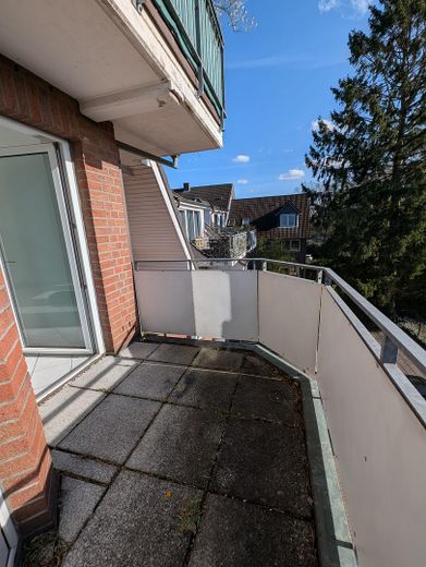 Aucune attente : spacieux refuge de 2 pièces à Lokstedt (prêt à emménager et sans commission) – Balkon