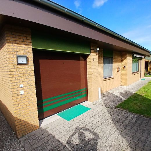 Barrierefreier Bungalow in gepflegter Gartenanlage – Bungalow - Süd, Garage