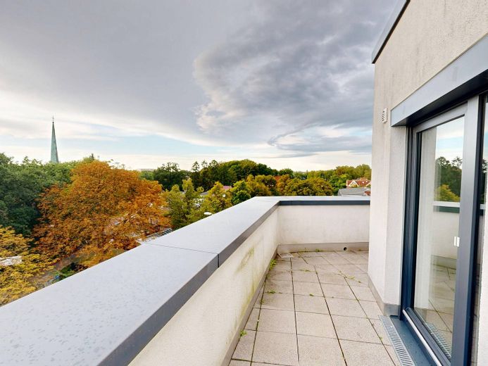 RÊVE DE NEUF : Appartement exclusif de 3 pièces avec cuisine équipée et grande terrasse sur le toit à Langenhorn – Ansicht II: Dachterrasse