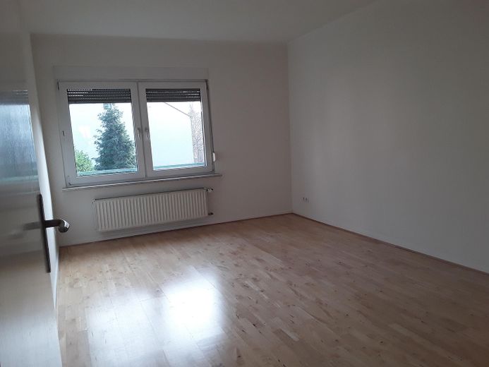 Schöne 2,5-Zimmer Wohnung, auch für eine 2-er WG – Zimmer 1