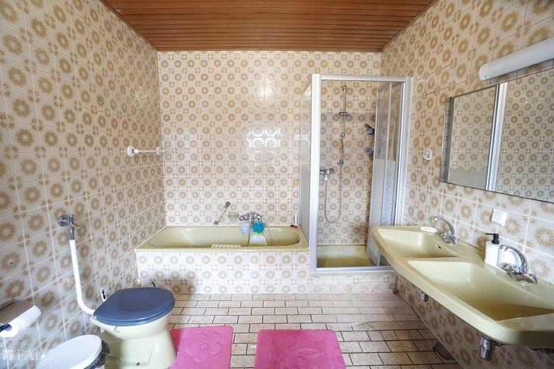 Badezimmer EG