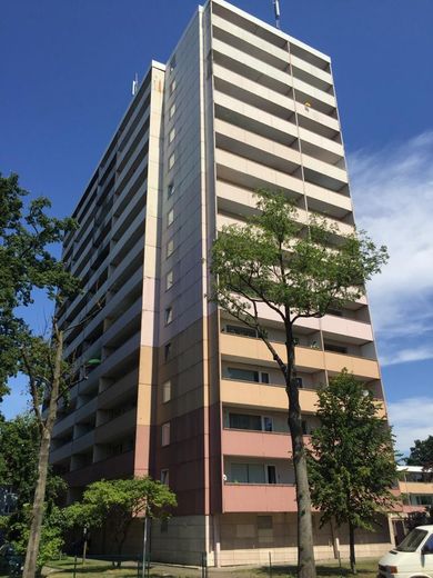 Vermietete 2-Zimmer-Wohnung mit Balkon und Fernblick – attraktive Kapitalanlage in Delmenhorst – Außenansicht des Gebäudes