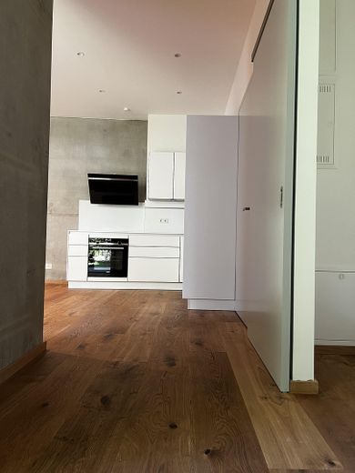 Exklusives Wohnen im Lehel – Neuwertige Wohnung mit Lift & Klimatisierung & Garten – Foto 5