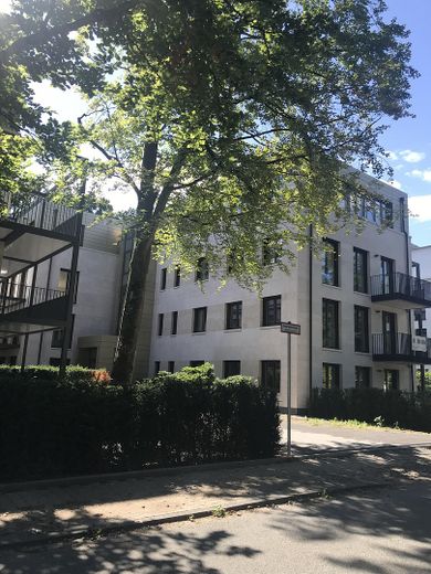 Am Grüngürtel von Frankfurt - 3 Zimmerwohnung - direkt am Wald - Dreieich Buchschlag – Hausansicht