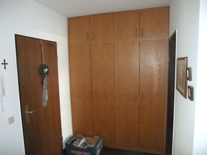 großer Einbauschrank