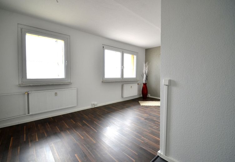 Schau bei uns vorbei: Helles modernes 3 Zimmer Apartment mit top Aussicht über Halle – Wohnküche