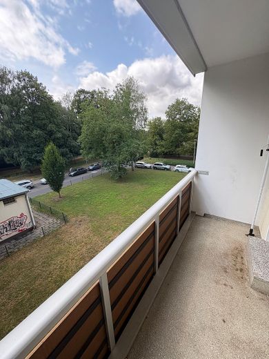 2,5-Zi.-ETW mit Süd-Balkon in ruhiger, grüner Lage – Magdeburg-Stadtfeld Ost – Ausblick Balkon