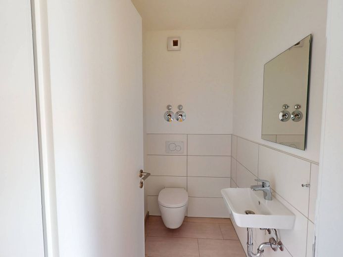 Ampio appartamento di 3 locali con cucina componibile e spaziosa terrazza panoramica nel quartiere FRANKLIN – Gäste-WC