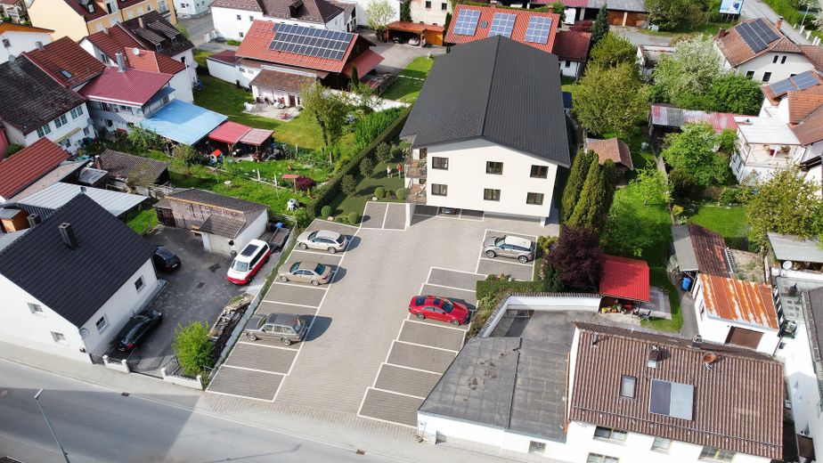 Neubau MFH - 10% Abschreibung KFW 40QNG in zentraler Lage Hengersberg - nur noch 1 ETW Vefügbar ! – Ansicht S/W