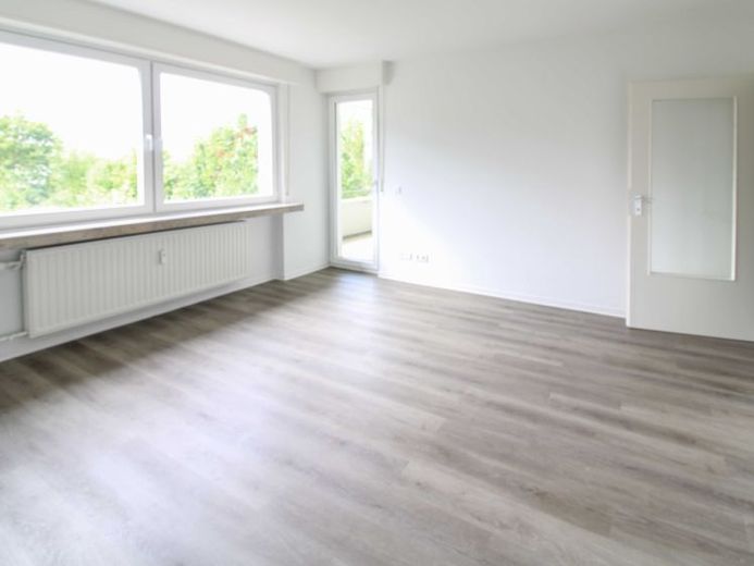 Appartement 4 pièces entièrement rénové de 90qm2 avec balcon - Prêt à emménager – Photo 1