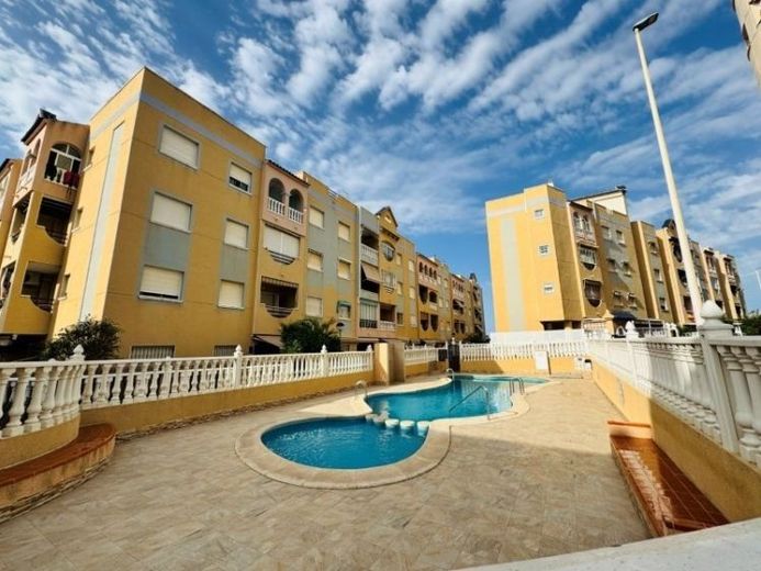 Apartament z 1 sypialnią, 1 łazienką, wspólnym tarasem na dachu i wspólnym basenem, zaledwie 200 m od plaży – Zdjęcie 1