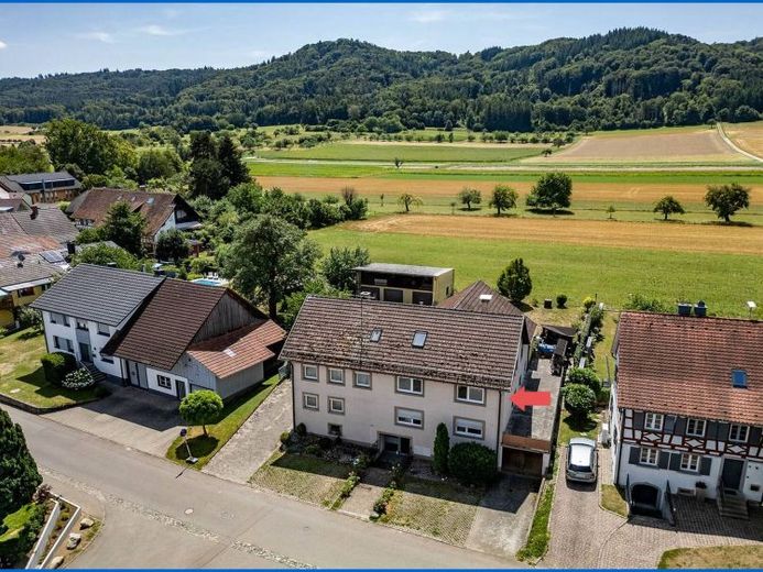 Gepflegte frisch renovierte Wohnung in einem ruhigen Mehrfamilienhaus sofort beziehbar in Bohlingen! – Foto 1